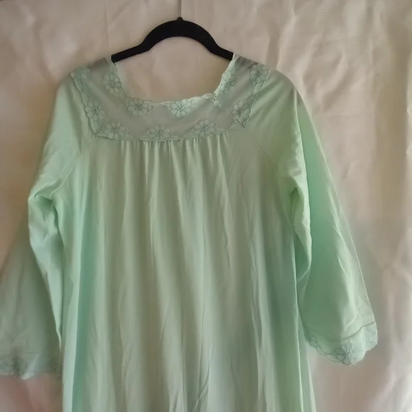 Vintage mint blue floral embroidered detail maxi night gown - Picture 6 of 6